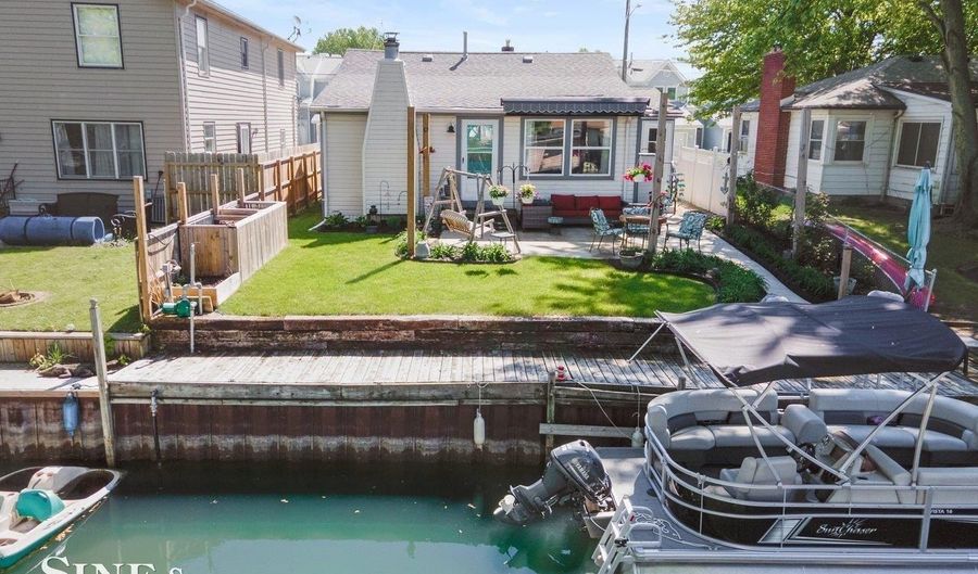 149 Kenyon Rd, Algonac, MI 48001 - 2 Beds, 1 Bath