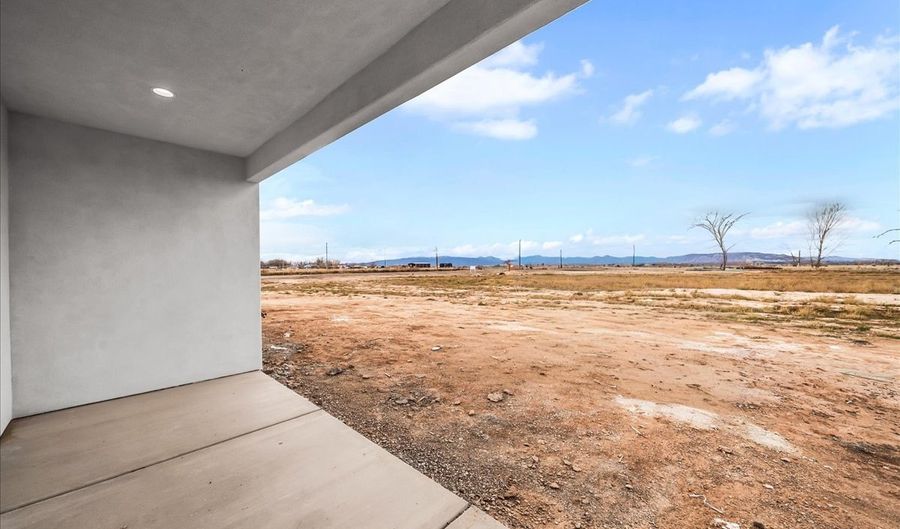 2433 N LOCUST St, Cedar City, UT 84720 - 4 Beds, 3 Bath