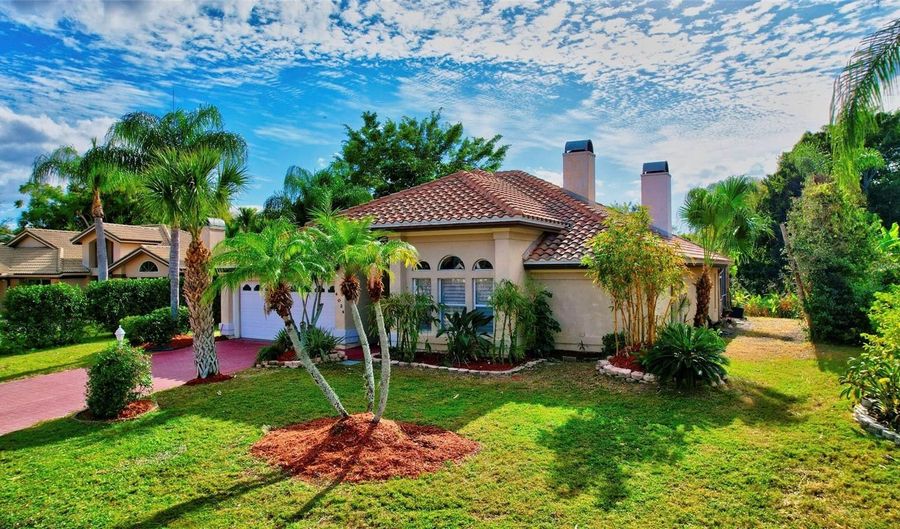 4024 72ND Ave E, Sarasota, FL 34243 3 Beds, 3 Baths, Single Family