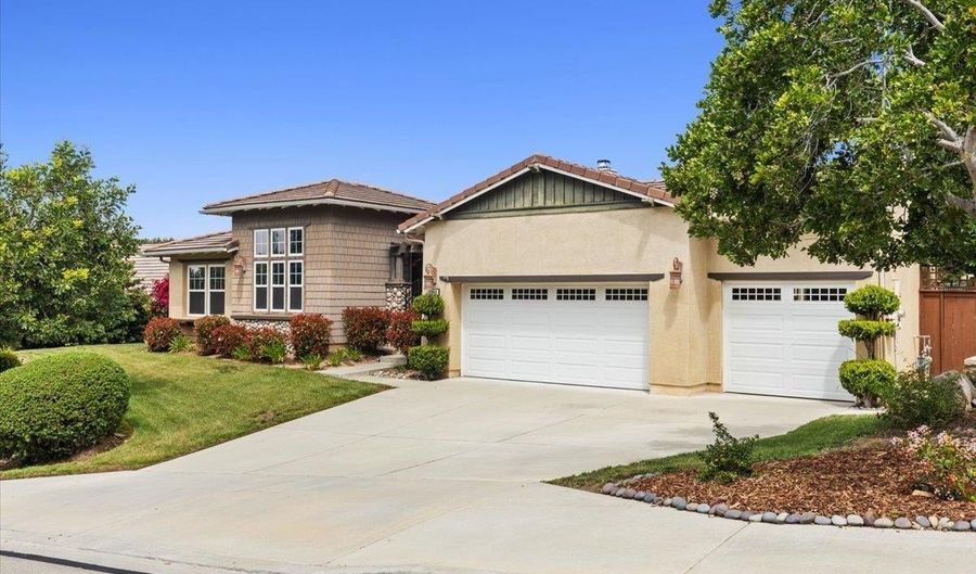 3180 Ridgeline Pl, Escondido, CA 92027 - 4 Beds, 4 Bath
