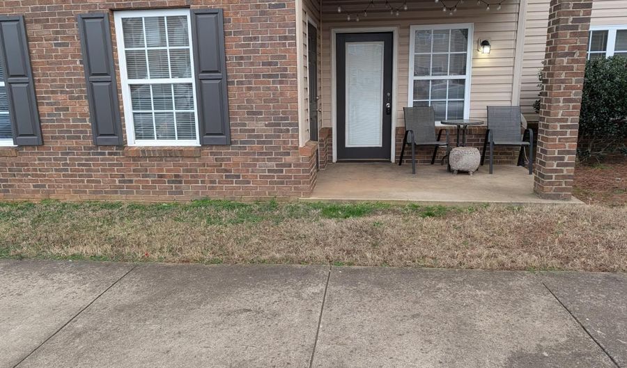 220 Outlook Dr, Boiling Springs, SC 29316 - 3 Beds, 2 Bath