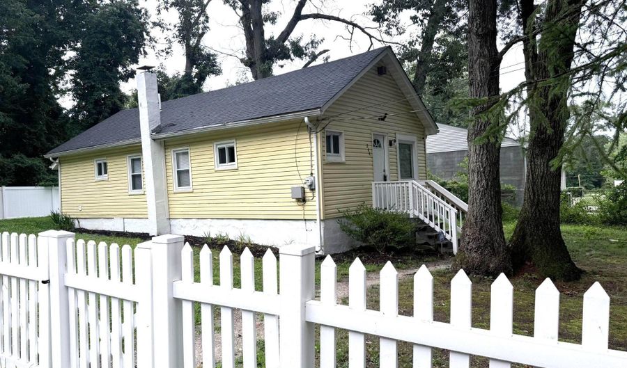 244 NELSON Ave, Atco, NJ 08004 - 2 Beds, 1 Bath