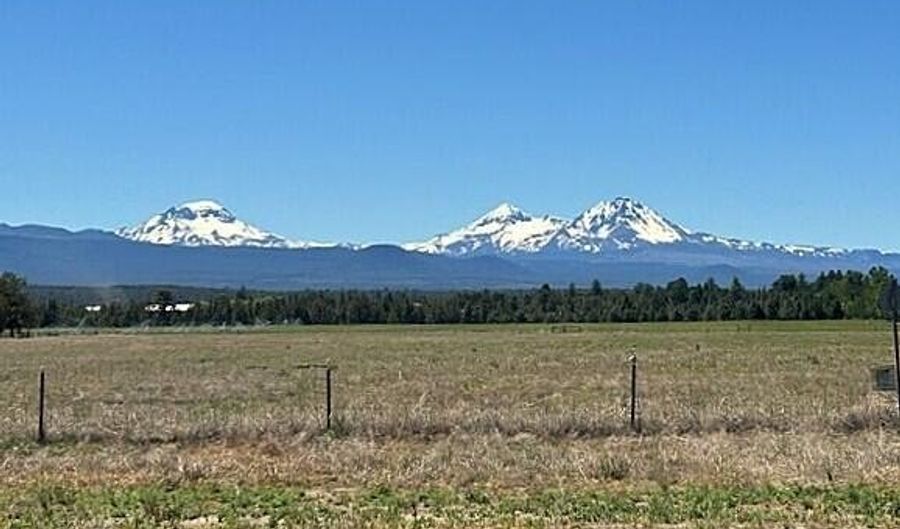 65325 HWY 20, Bend, OR 97703 - 2 Beds, 1 Bath