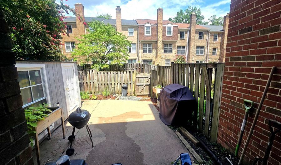 4453 EDAN MAE Ct, Annandale, VA 22003 - 3 Beds, 4 Bath