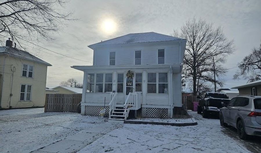 610 E MAIN St, Aledo, IL 61231 - 3 Beds, 2 Bath