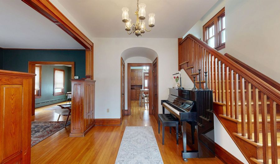 25 University Ter, Burlington, VT 05401 - 3 Beds, 3 Bath