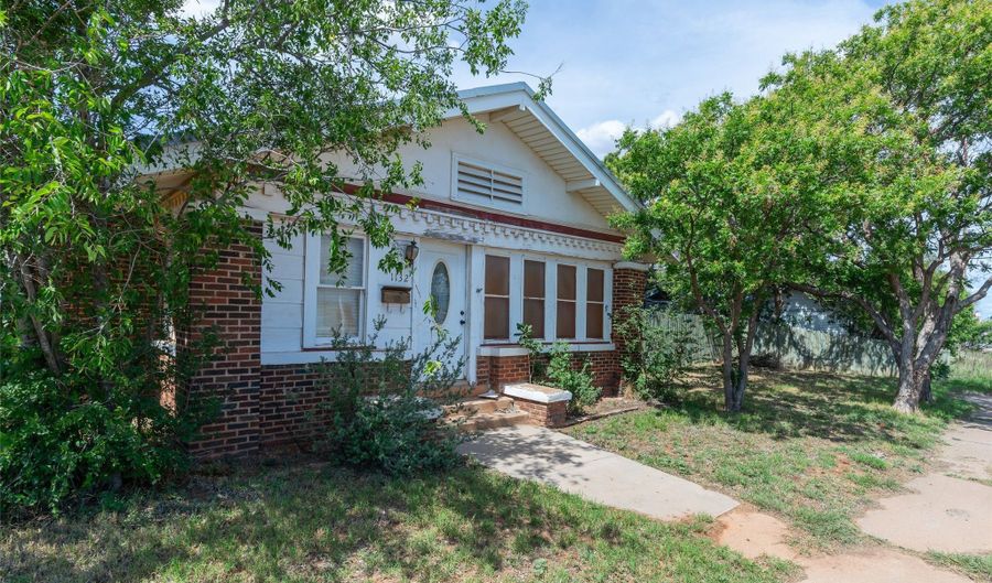 1132 17th St, Anson, TX 79501 - 3 Beds, 1 Bath