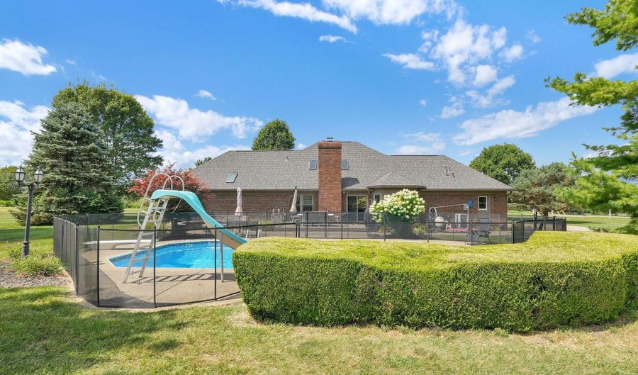 17640 Winchester Rd, Ashville, OH 43103 - 3 Beds, 3 Bath