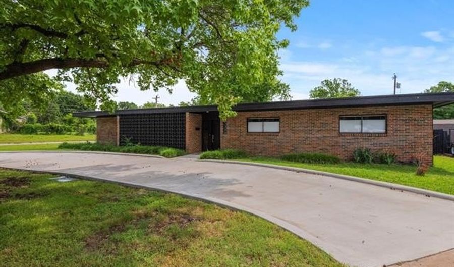 1500 Harris Dr, Bartlesville, OK 74006 - 3 Beds, 2 Bath