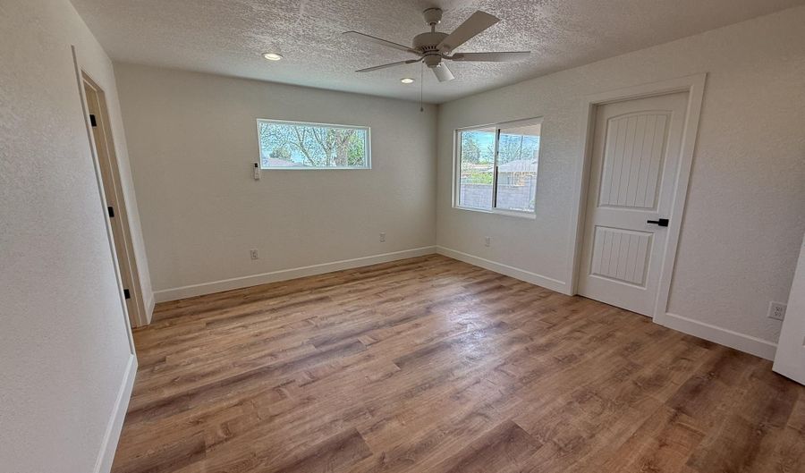 911 S 4th St, Artesia, NM 88210 - 3 Beds, 2 Bath