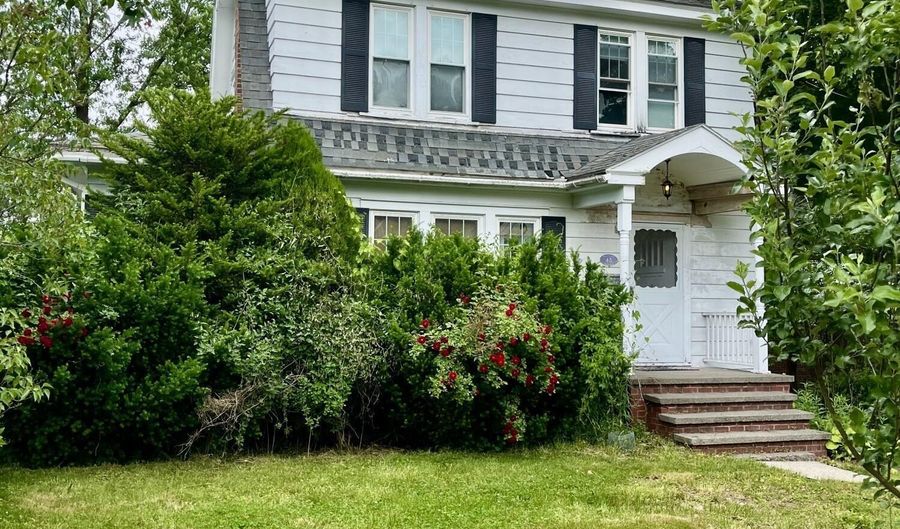45 Greenway N, Albany, NY 12208 - 3 Beds, 1 Bath