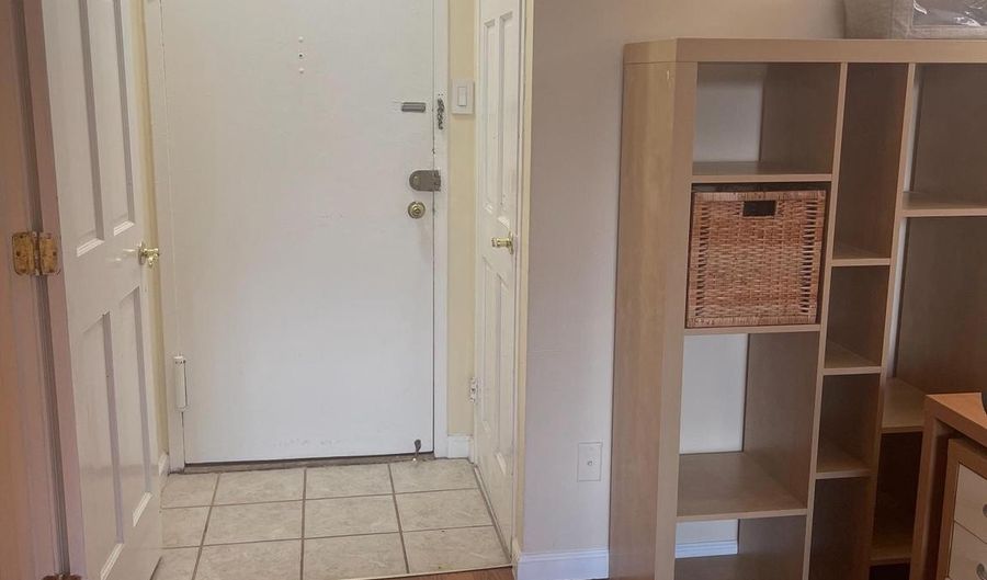 1121 ARLINGTON Pl 503, Arlington, VA 22209 - 1 Beds, 1 Bath
