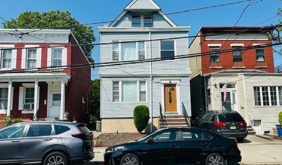 11 W 31ST St 3, Bayonne, NJ 07002 - 2 Beds, 2 Bath
