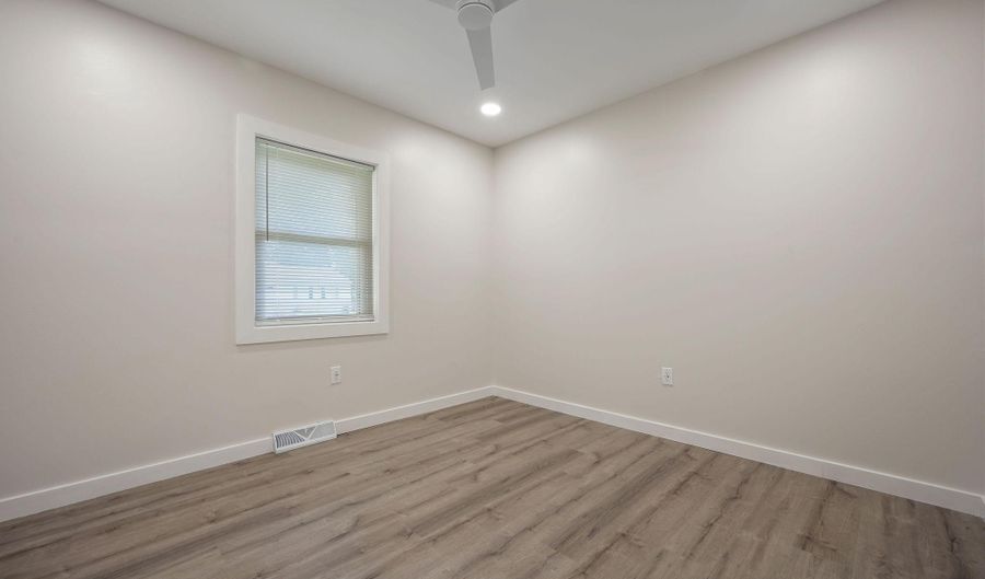 20 HICKORY Ln, Dover, DE 19904 - 3 Beds, 2 Bath