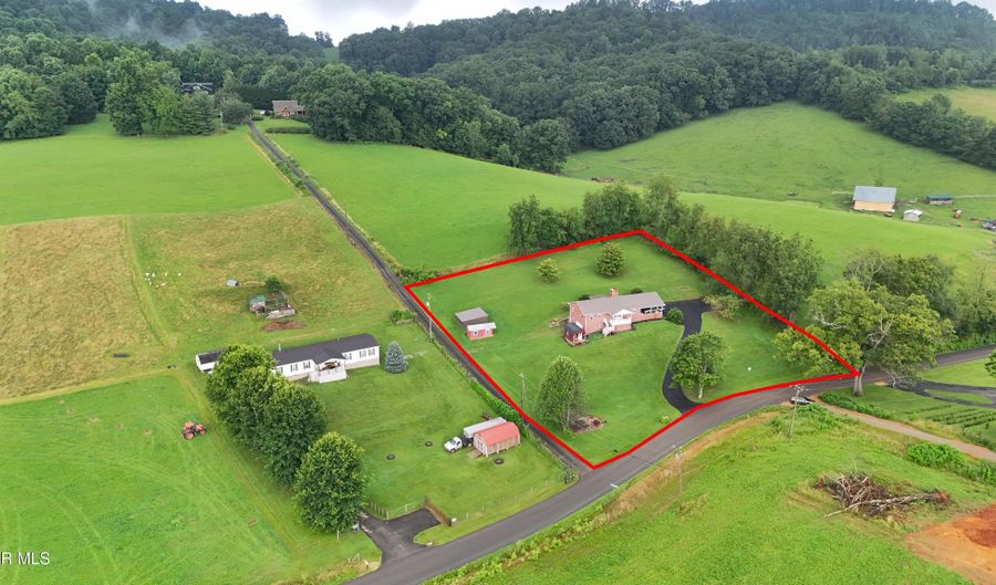 15813 Black Hollow Rd, Abingdon, VA 24210 - 3 Beds, 3 Bath