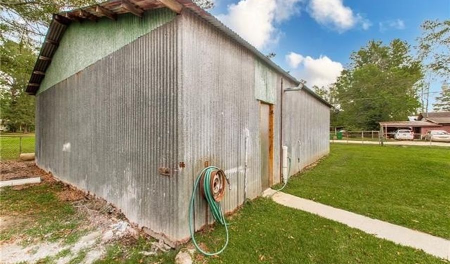 1649 FRONT St, Bogalusa, LA 70427 - 3 Beds, 2 Bath