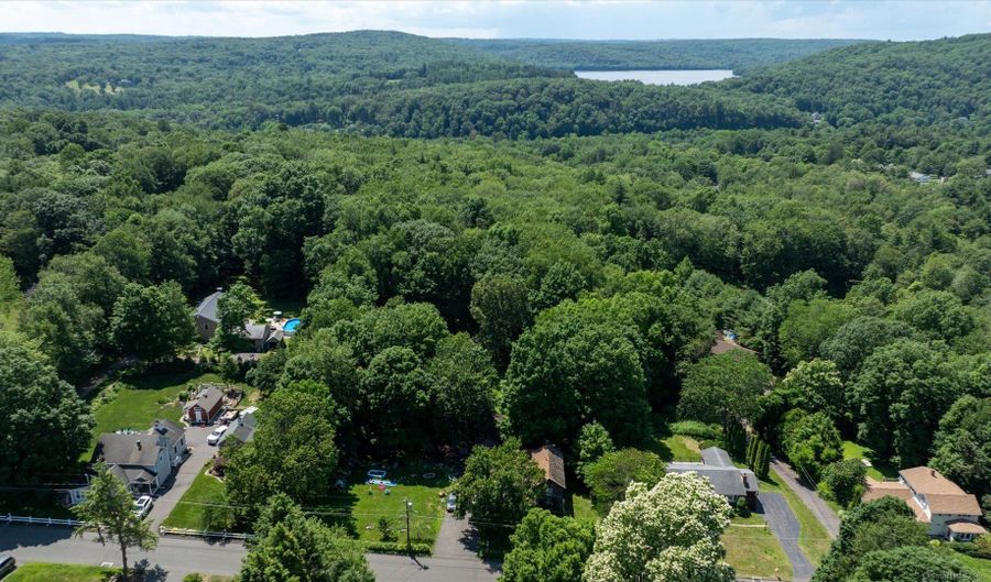 41 Verville Rd, Avon, CT 06001 - 3 Beds, 1 Bath