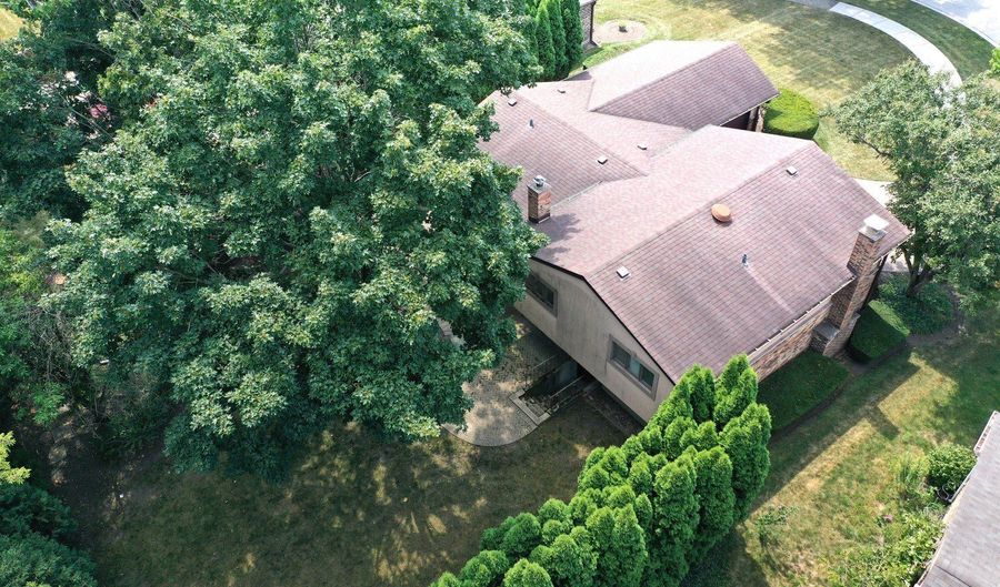 3229 N Volz Dr E, Arlington Heights, IL 60004 - 4 Beds, 3 Bath