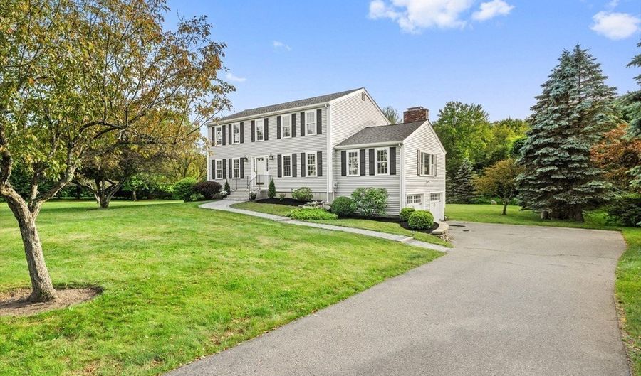 3 Penni Ln, Andover, MA 01810 - 4 Beds, 3 Bath