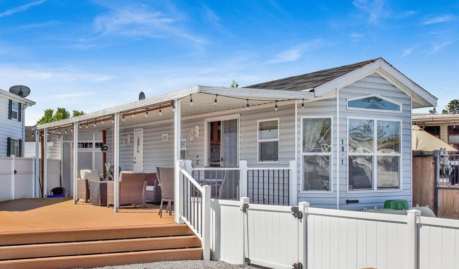 7704 Birch Bay Dr, Blaine, WA 98230 - 1 Beds, 1 Bath