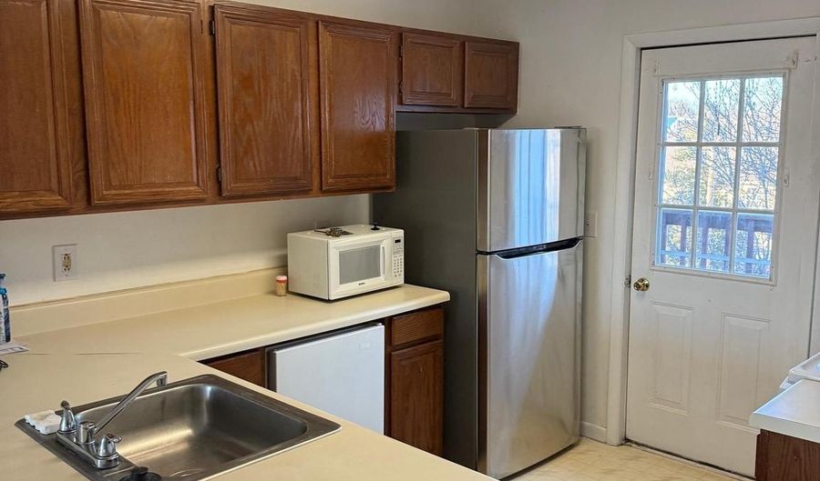 101 N CAROLINE Pl, Dover, DE 19904 - 2 Beds, 2 Bath