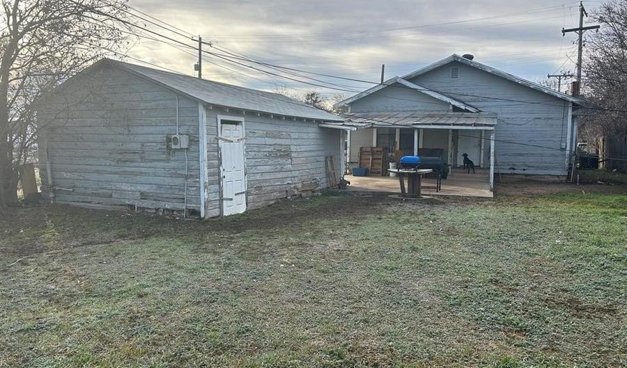 1030 S 10th St, Abilene, TX 79602 - 2 Beds, 1 Bath