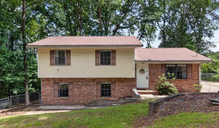 1517 BURNHAM Rd, Anniston, AL 36206 - 3 Beds, 3 Bath