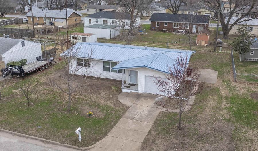 235 Meek Ave, Arkansas City, KS 67005 - 3 Beds, 1 Bath