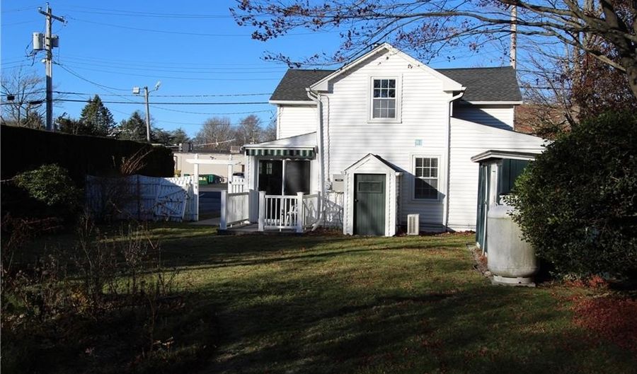 26 Freebody St, Newport, RI 02840 - 3 Beds, 1 Bath