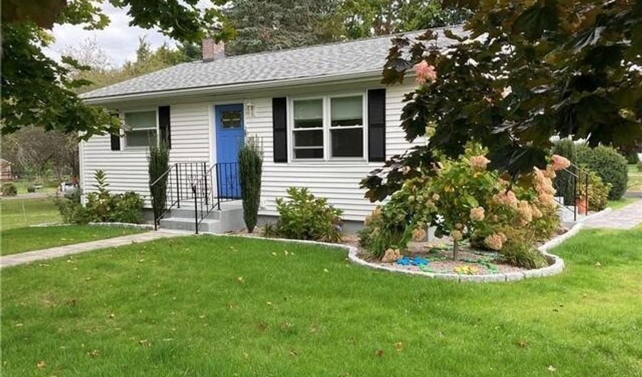 50 Short Beach Rd, Branford, CT 06405 - 2 Beds, 1 Bath