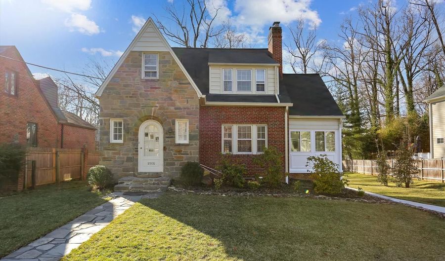 8908 GRANT St, Bethesda, MD 20817 - 4 Beds, 4 Bath