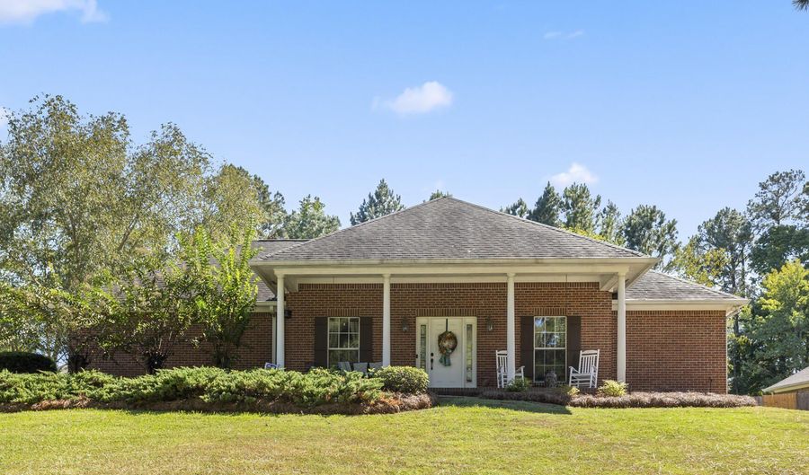 408 Castlewoods Blvd, Brandon, MS 39047 - 3 Beds, 2 Bath