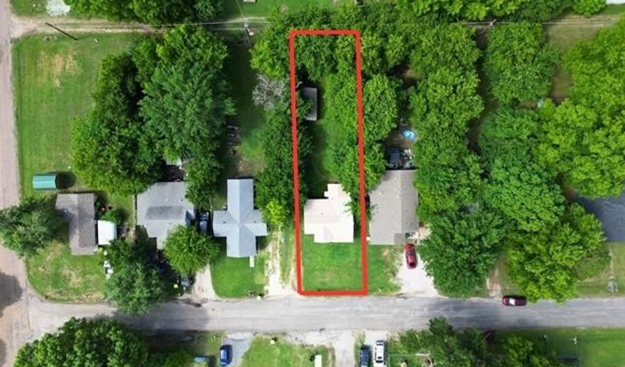 708 W 3rd, Ada, OK 74820 - 2 Beds, 1 Bath