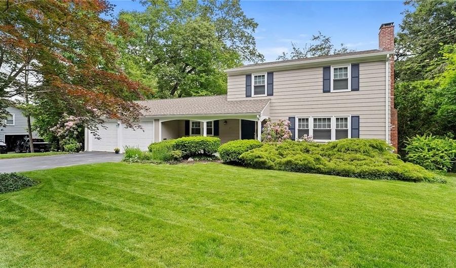 40 Sage Dr, Warwick, RI 02886 - 3 Beds, 2 Bath