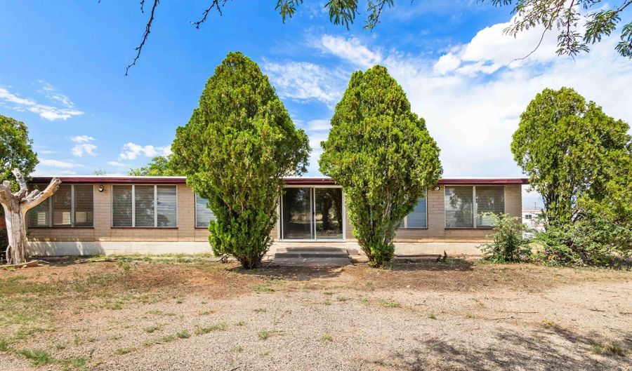 3212 W Etoi Pl, Benson, AZ 85602 - 2 Beds, 2 Bath