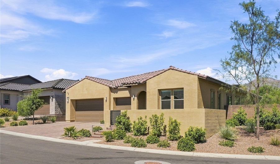 373 Jackalberry St, Las Vegas, NV 89138 - 4 Beds, 4 Bath