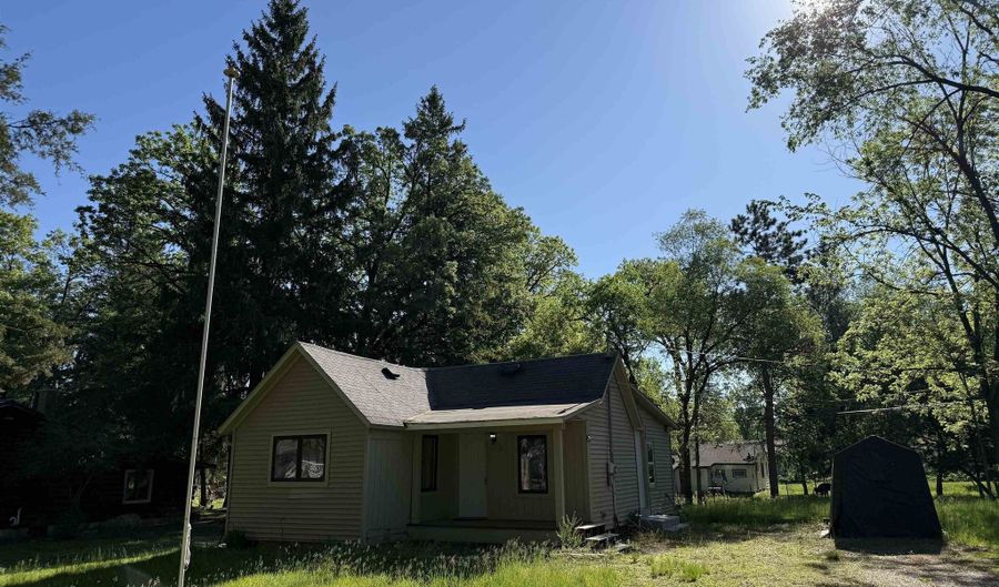224 N Elm St, Adams, WI 53910 - 2 Beds, 1 Bath
