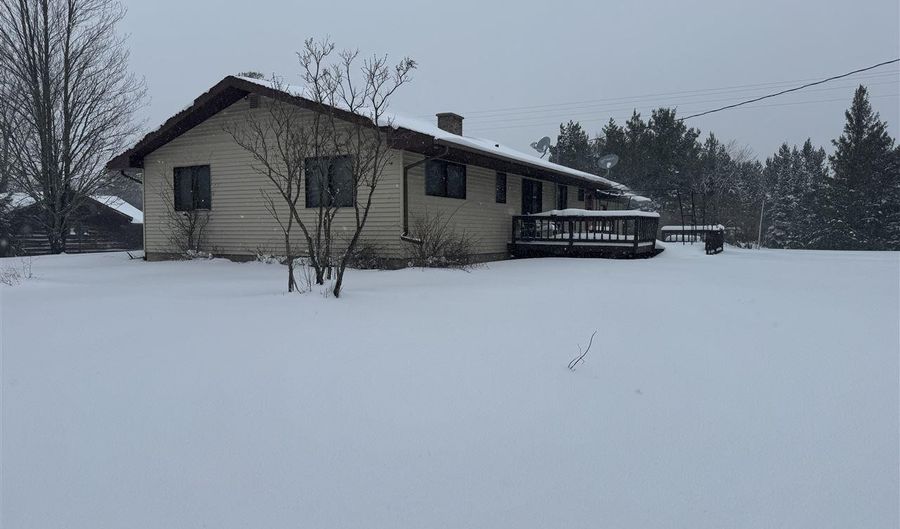 10 7th St, Cook, MN 55723 - 3 Beds, 2 Bath