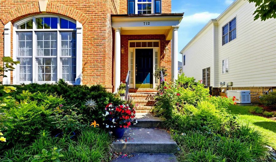 712 COYBAY Dr, Annapolis, MD 21401 - 5 Beds, 5 Bath