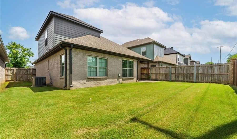 3207 SW Hillstone Ave, Bentonville, AR 72712 - 4 Beds, 3 Bath
