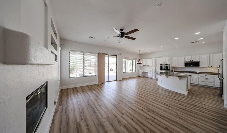 41735 N MAIDSTONE Ct, Anthem, AZ 85086 - 3 Beds, 2 Bath