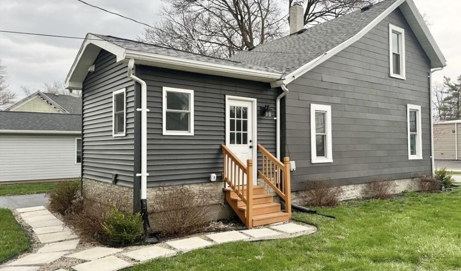 1411 S VanBuren St, Auburn, IN 46706 - 3 Beds, 2 Bath
