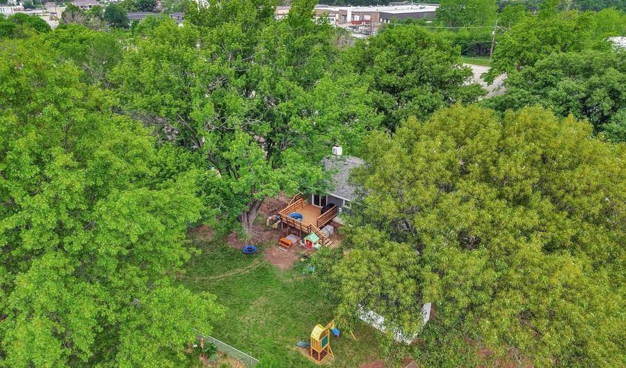 619 Alden Dr, Auburn, NE 68305 - 3 Beds, 2 Bath