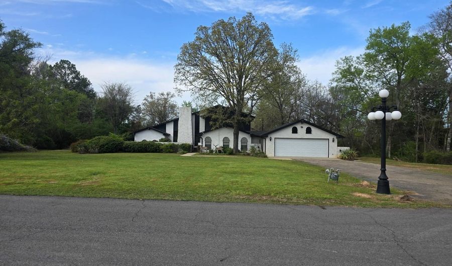 1213 Oakridge Ln, Antlers, OK 74523 - 4 Beds, 5 Bath