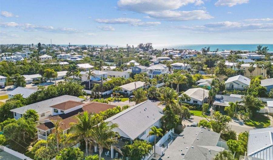 612 FERN St, Anna Maria, FL 34216 - 3 Beds, 2 Bath