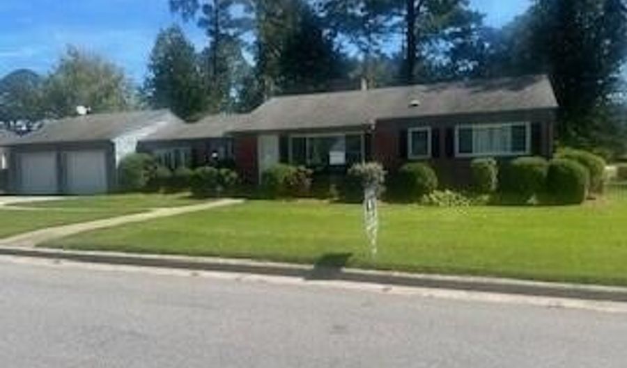 605 S Pembroke Ave, Ahoskie, NC 27910 - 4 Beds, 2 Bath