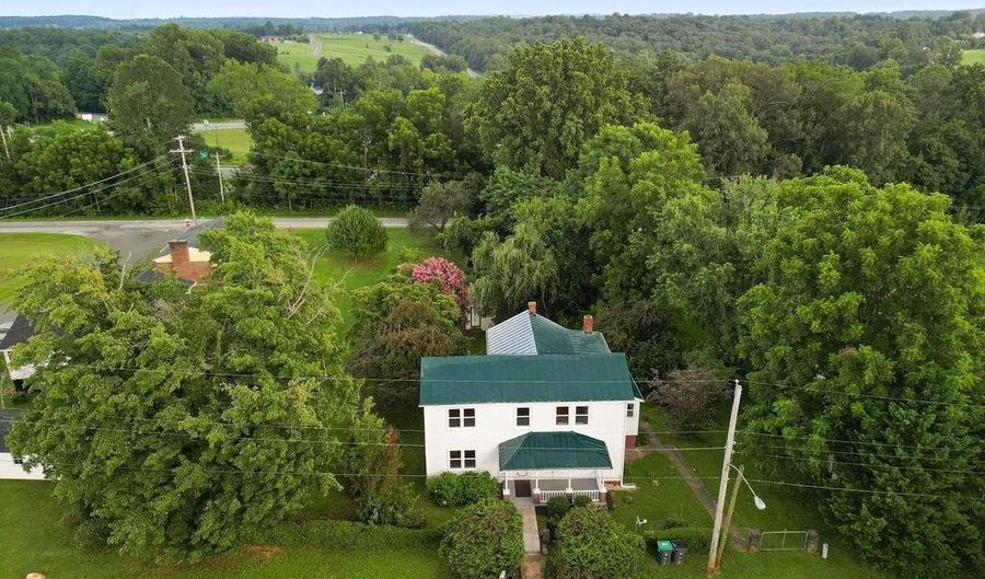 111 Church St, Amherst, VA 24521 - 4 Beds, 3 Bath