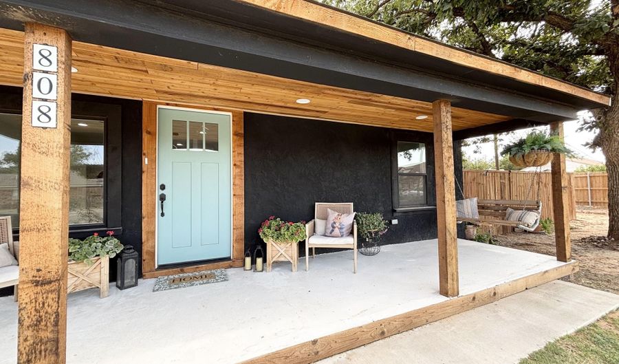 808 12th St, Abernathy, TX 79311 - 3 Beds, 2 Bath