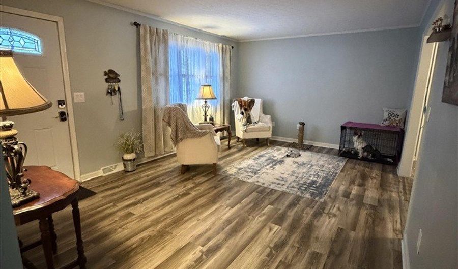 174 Circle Dr, Auburn, KY 42206 - 3 Beds, 2 Bath