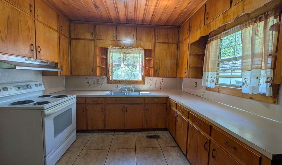 24 W GLADE Rd, Anniston, AL 36206 - 2 Beds, 2 Bath